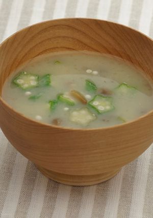 スキムミルク入り！なめことオクラの味噌汁-レシピのメイン写真