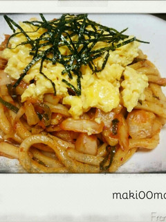 ふわふわ卵のせ!焼きキムチうどん-レシピのメイン写真