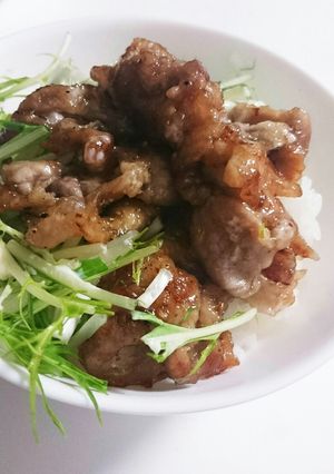 ぴりっ。やみつきおーいﾏﾖ豚。丼にも。-レシピのメイン写真