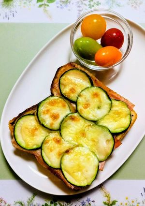 簡単昼食朝食ズッキーニベーコン食パン節約-レシピのメイン写真