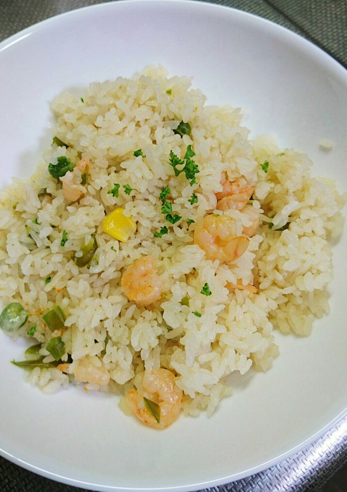 炊飯器で炊くだけ♪簡単やみつきエビピラフ-レシピのメイン写真