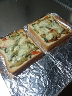 チーズトースト♪マヨ系サラダのリメイク-レシピのメイン写真