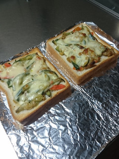 チーズトースト♪マヨ系サラダのリメイク-レシピのメイン写真