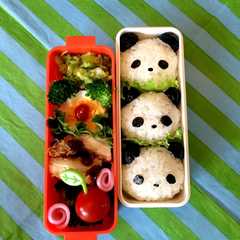 รูปของ 超簡単！丸おにぎりでパンダのキャラ弁3