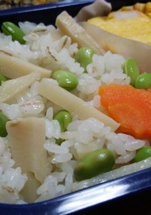 お弁当☆筍＆枝豆混ぜご飯／筍煮リメイク◎-レシピのメイン写真