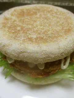 おひとりさまの市販チキンでマフィンサンド-レシピのメイン写真