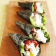 半熟うずら卵とローストビーフの手巻き寿司