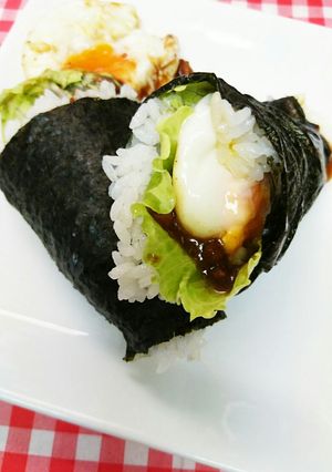 かみきれ～る手巻き寿司の温玉そぼろ巻き♪-レシピのメイン写真