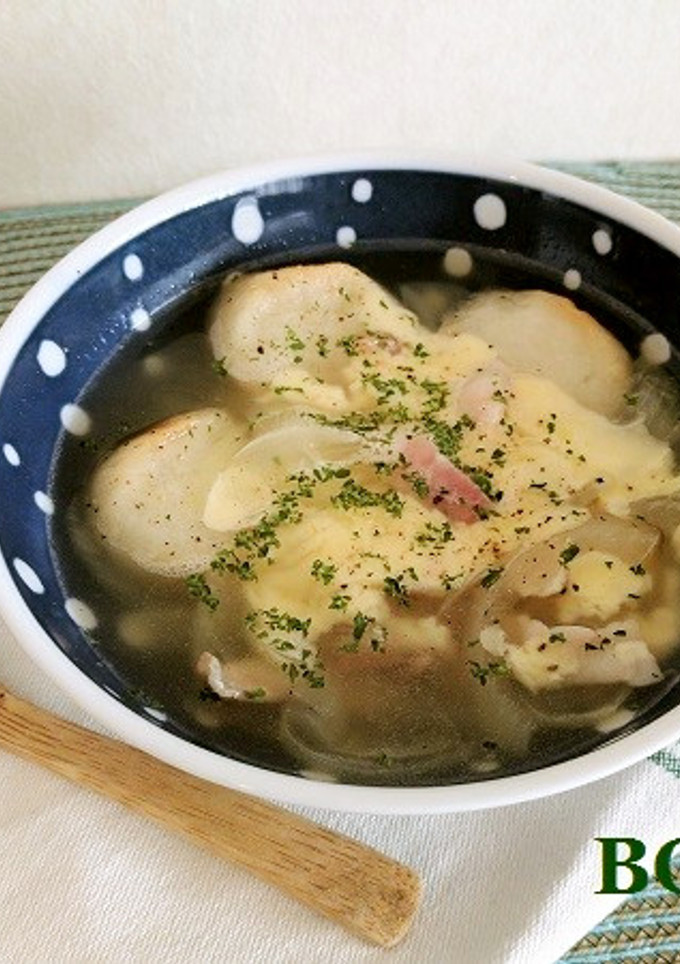 野菜畑のおだしで作るお麩とチーズのスープ-レシピのメイン写真