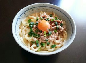 冷凍うどんで～ツナ納豆ぶっかけうどん～-レシピのメイン写真