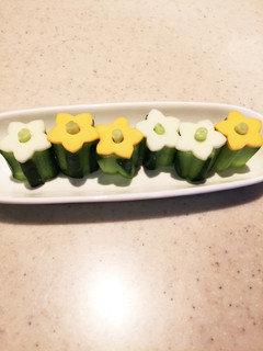 お弁当に可愛いお花きゅうり-レシピのメイン写真