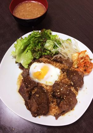 コチュジャン飯の牛カルビ丼 温玉のせ-レシピのメイン写真