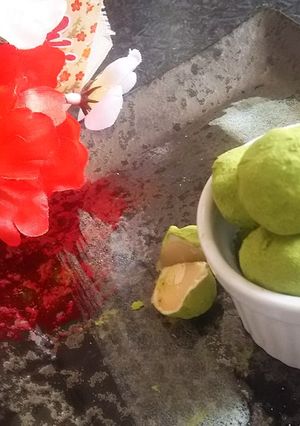 抹茶香る♪ホワイトチョコ包みマカダミア-レシピのメイン写真