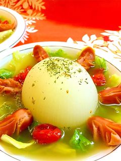 丸ごと玉ねぎとレタスのスープ♡-レシピのメイン写真