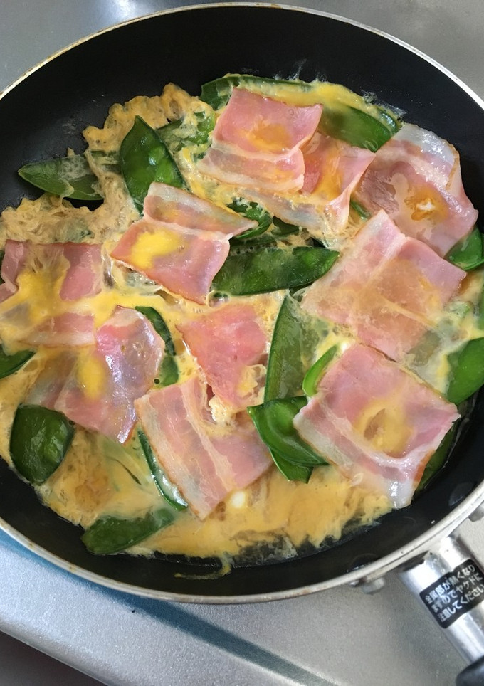 絹さやとベーコンの卵とじ＊めんつゆ-レシピのメイン写真