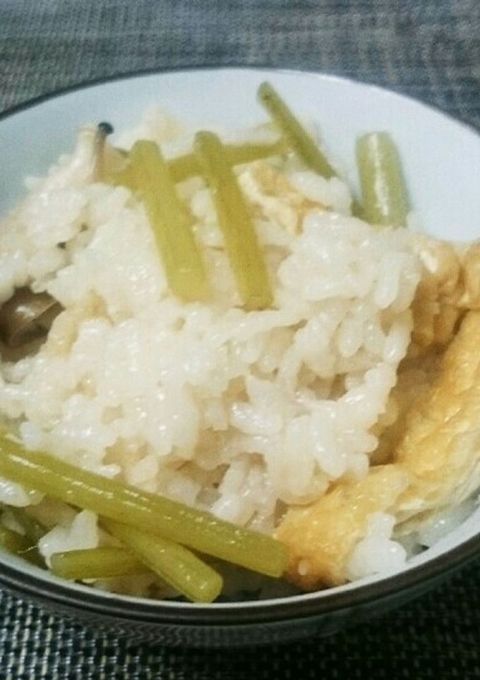 簡単！美味！山ふきと油揚げの炊き込みご飯-レシピのメイン写真