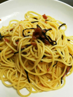 混ぜるだけで簡単!梅と塩昆布パスタ-レシピのメイン写真