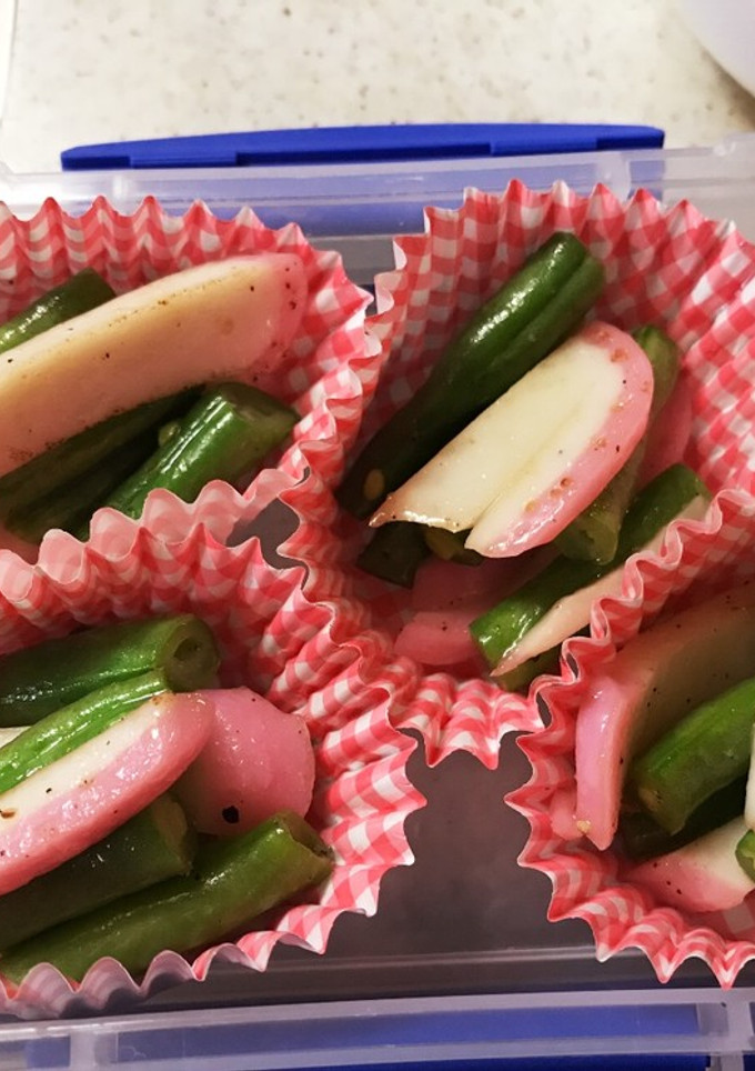 簡単お弁当のおかず①いんげんとかまぼこ-レシピのメイン写真