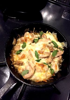 5分！スキレットでガパオ風チーズチキン♪-レシピのメイン写真