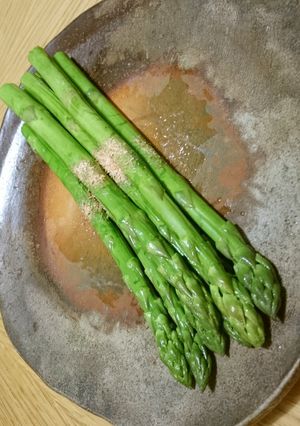 シンプルが贅沢♪アスパラの塩お浸し-レシピのメイン写真