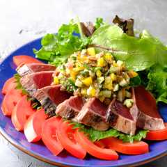 A picture of 〈くらし薬膳〉カツオのたたき梅香味ソース.