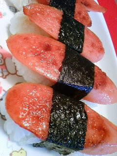 魚肉ソーセージでスパム風おむすび♡-レシピのメイン写真