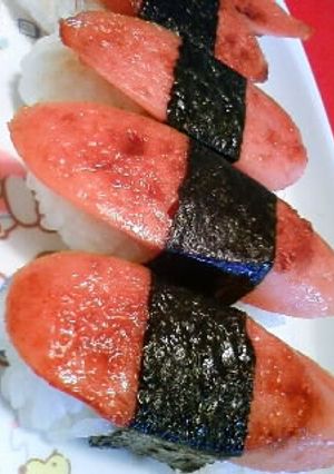 魚肉ソーセージでスパム風おむすび♡-レシピのメイン写真