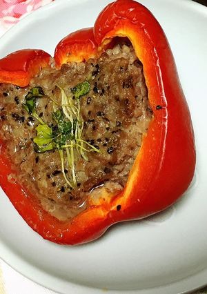 そのまま詰めるだけ！！パプリカの肉詰め-レシピのメイン写真