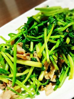 シャキシャキ♪せりと豚肉のシンプル炒め-レシピのメイン写真