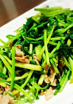 シャキシャキ♪せりと豚肉のシンプル炒め-レシピのメイン写真