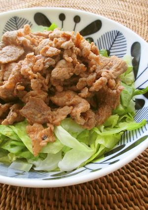 野菜・ご飯の上に♪万能豚肉ケチャップ炒め-レシピのメイン写真