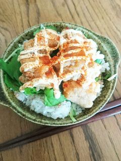 唐揚げアレンジ 簡単 カラマヨ丼-レシピのメイン写真