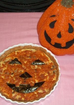 ハロウィンにベーコンとたまねぎキッシュ　-レシピのメイン写真