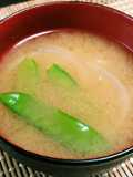♦新玉ねぎ&絹さやのお味噌汁♦