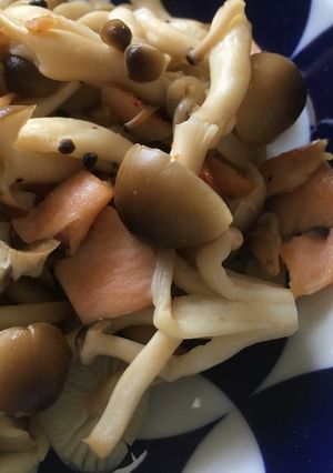 シメジと塩鮭バター醤油-レシピのメイン写真