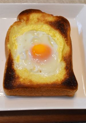 魚焼グリルでカリカリ★半熟目玉焼トースト-レシピのメイン写真