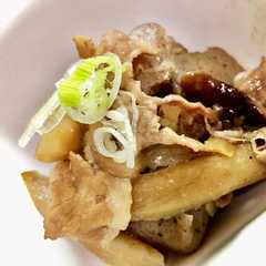 รูปของ こんにゃくと豚肉の味噌煮