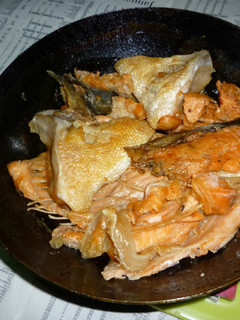 鉄パンで銀鮭のアラの焼き鮭-レシピのメイン写真