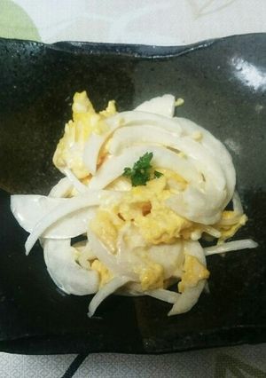 新玉ねぎスクランブルのめんつゆマヨサラダ-レシピのメイン写真