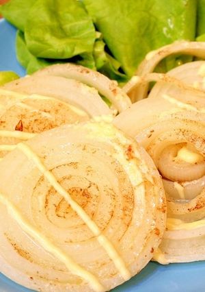 シンプルが美味しい！玉ねぎのマヨ塩焼き-レシピのメイン写真