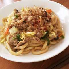 รูปของ 野菜タップリ♡コク深♪焼きうどん♪