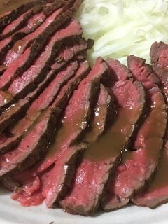 シンプルで簡単なローストビーフ-レシピのメイン写真