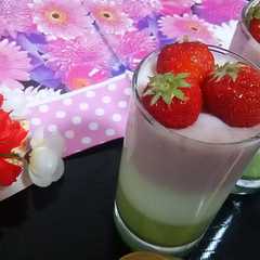 รูปของ 抹茶いちごみるくの三色ぷりん♪