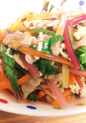 スイスチャードと豚肉のコンソメ炒め-レシピのメイン写真