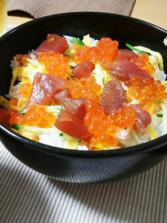 鮭イクラ & まぐろの丼ぶり-レシピのメイン写真