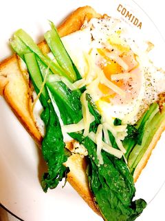 健康朝ごはん!小松菜トースト!-レシピのメイン写真