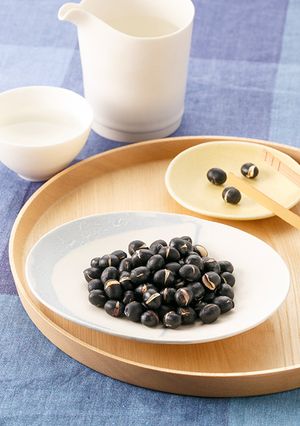 電子レンジで簡単!煎り黒豆-レシピのメイン写真