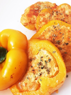 家にあるもので…*パプリカの肉詰め*-レシピのメイン写真