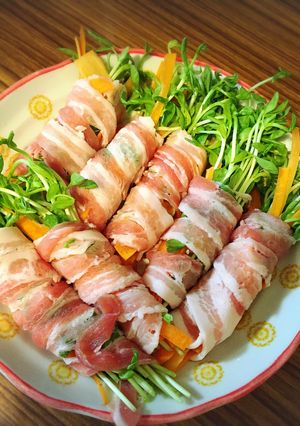 チンするだけ！豆苗豚肉巻き！生姜ポン酢-レシピのメイン写真