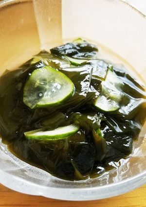 簡単常備菜にも生ワカメとキューリの酢の物-レシピのメイン写真